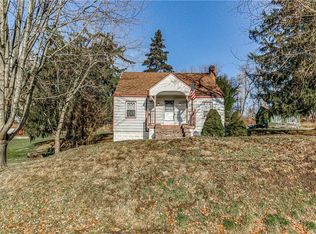 1011 Government Rd, Irwin, PA 15642