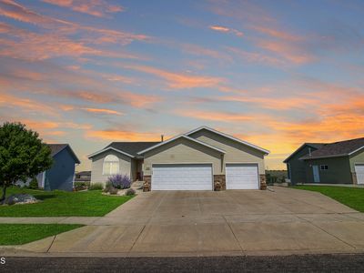 1121 Sorrento Pl, Bismarck, ND, 58501