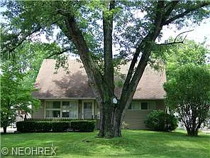 4252 Woodmere Dr photo 1