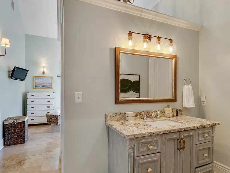 5527 Willow St — Photo 16