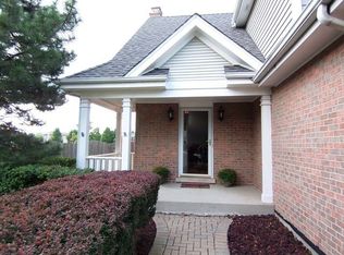 5 Scarsdale Ct, Woodridge, IL 60517