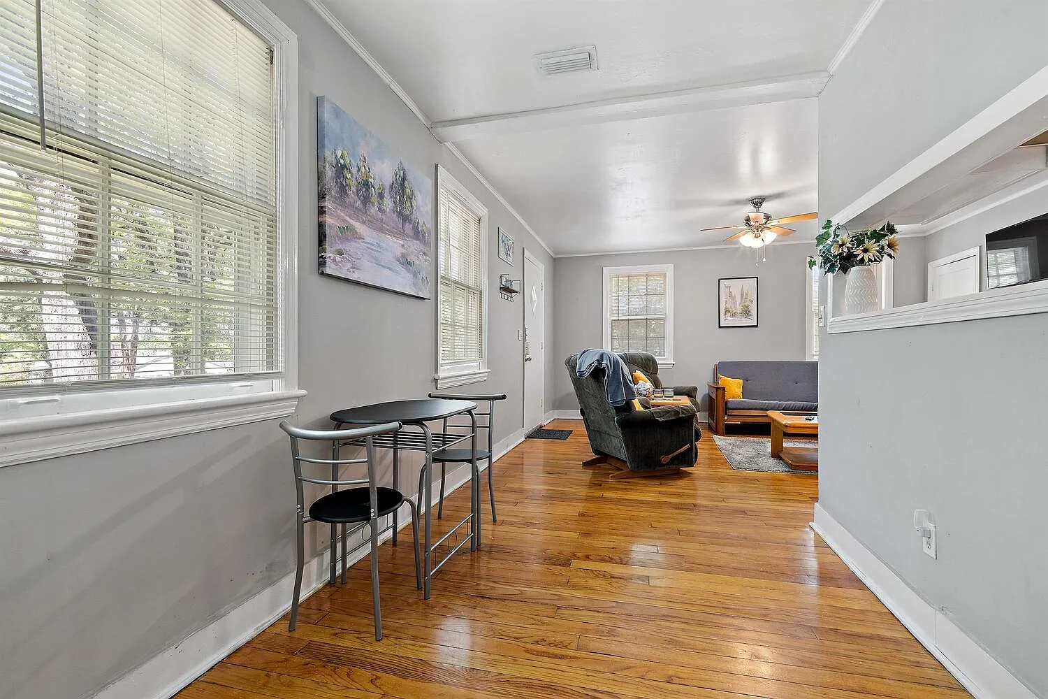 3 bed, 1290 sqft, $1,500 — Photo 3