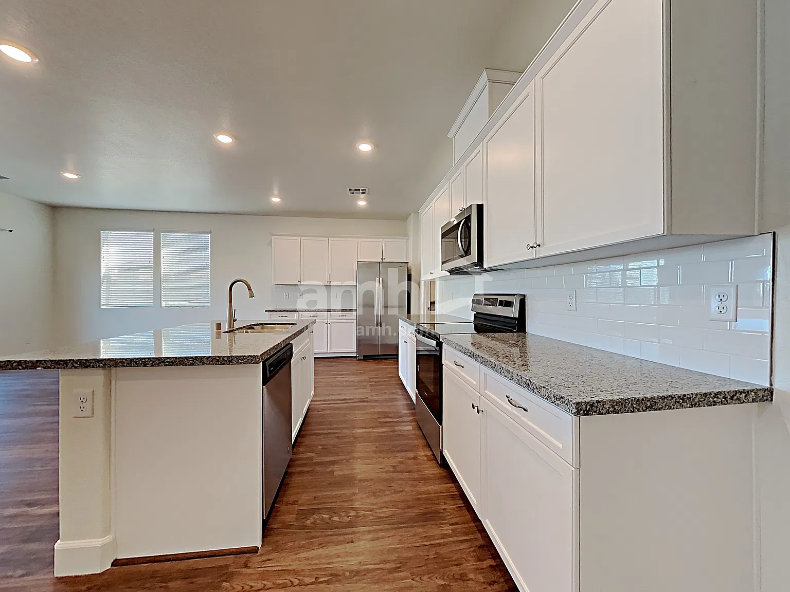 4 bed, 3.5 bath, 2113 sqft, $2,540 — Photo 3