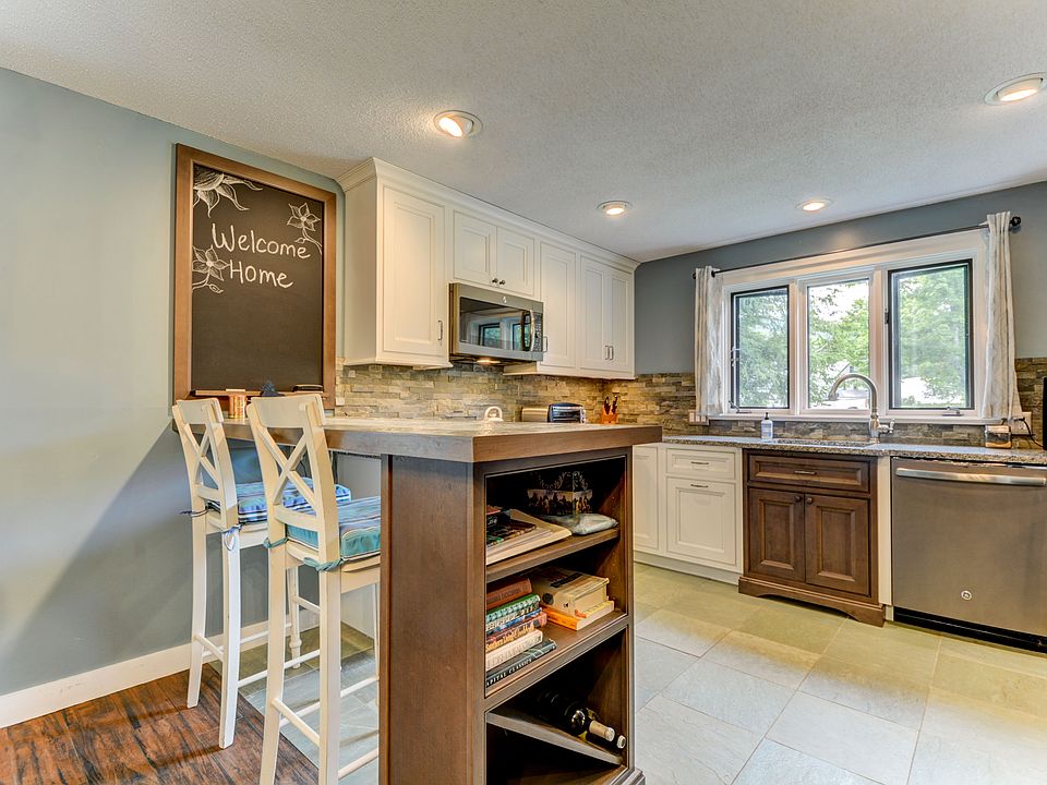 2nd image of 16 Checkerberry Ln #1