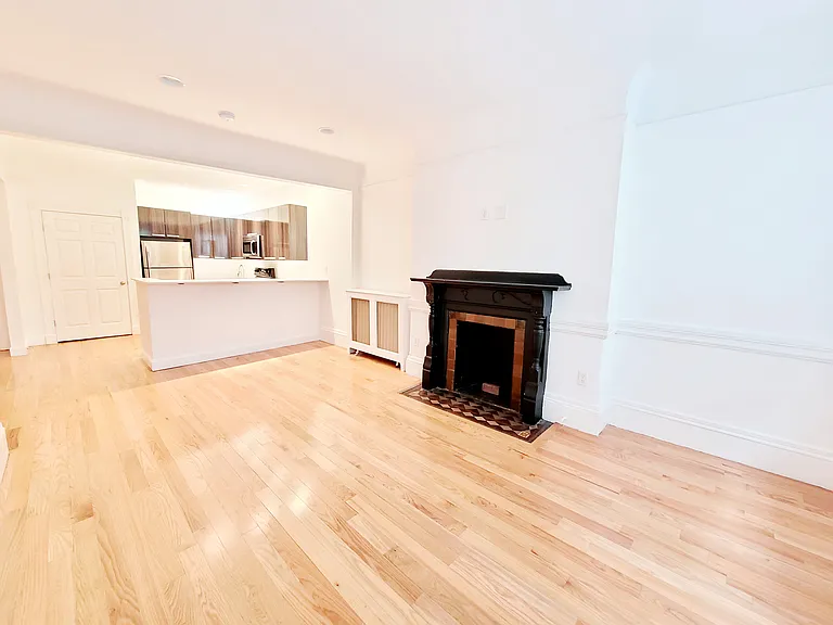 127 Saint Botolph St #7 — Photo 4