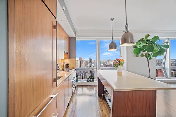 Rented by Realmart Realty LLC | media 31