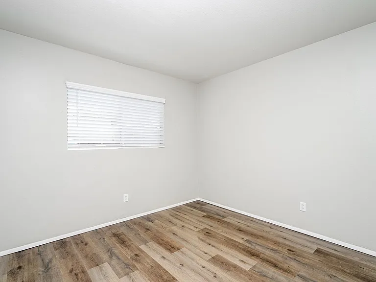 Shadow Glen Apartments IMMEDIATE MOVE INS — Photo 6