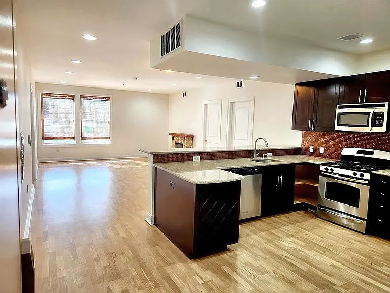 7716 Kennedy Blvd #1E — Photo 8