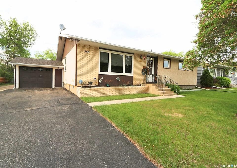 1st image of 546 Riverview ROAD