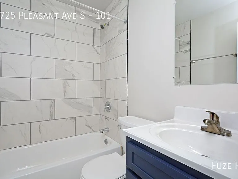 2725 Pleasant Ave #101 — Photo 9