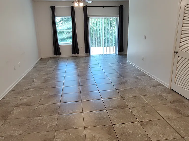 628 Servia Dr — Photo 9