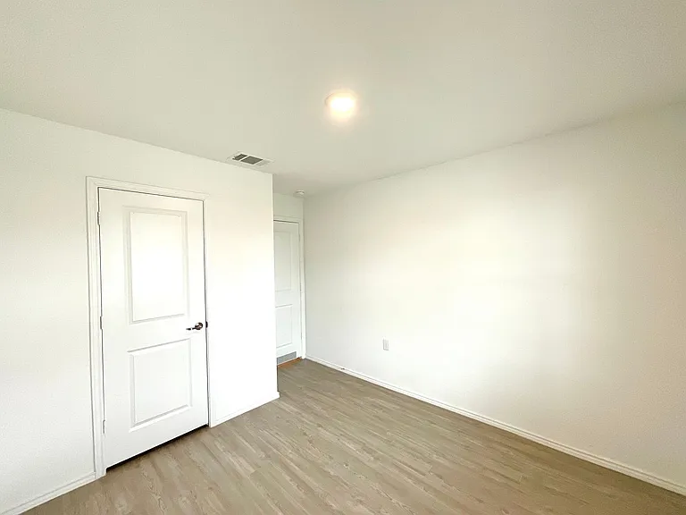 615 Bean Bnd — Photo 8