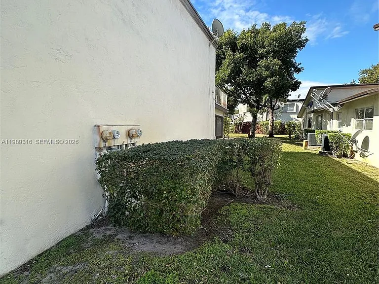 3201 NW 4th Ter #61 — Photo 26