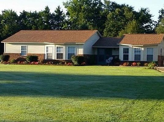 1st image of 150 Lumpkin Dr