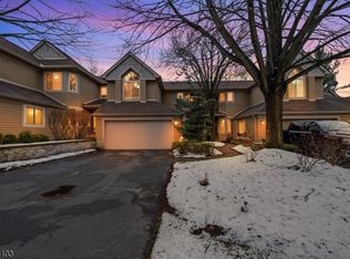 15 Sugar Maple Ln, Hardyston, NJ 07419