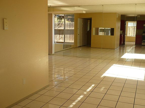 5th image of 10990 Valldemosa Ln