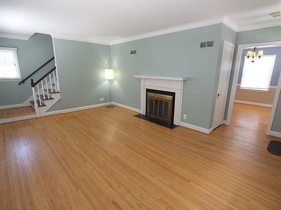 2nd image of 1129 E Norwood Ave