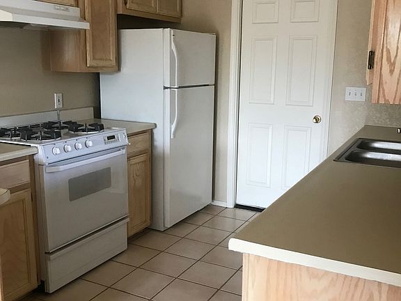 3rd image of 642 S 8th St #403