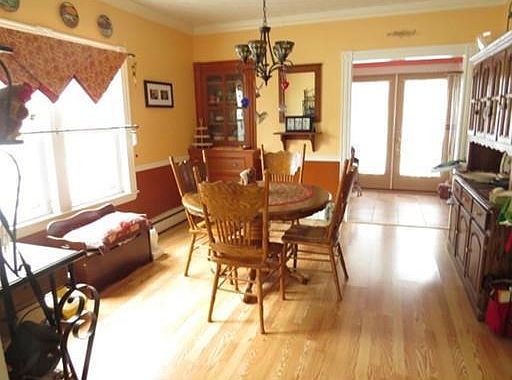 4th image of 209 Rosemont St