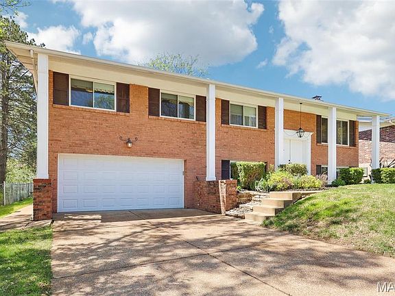 2nd image of 9859 Hedgebrook Ln