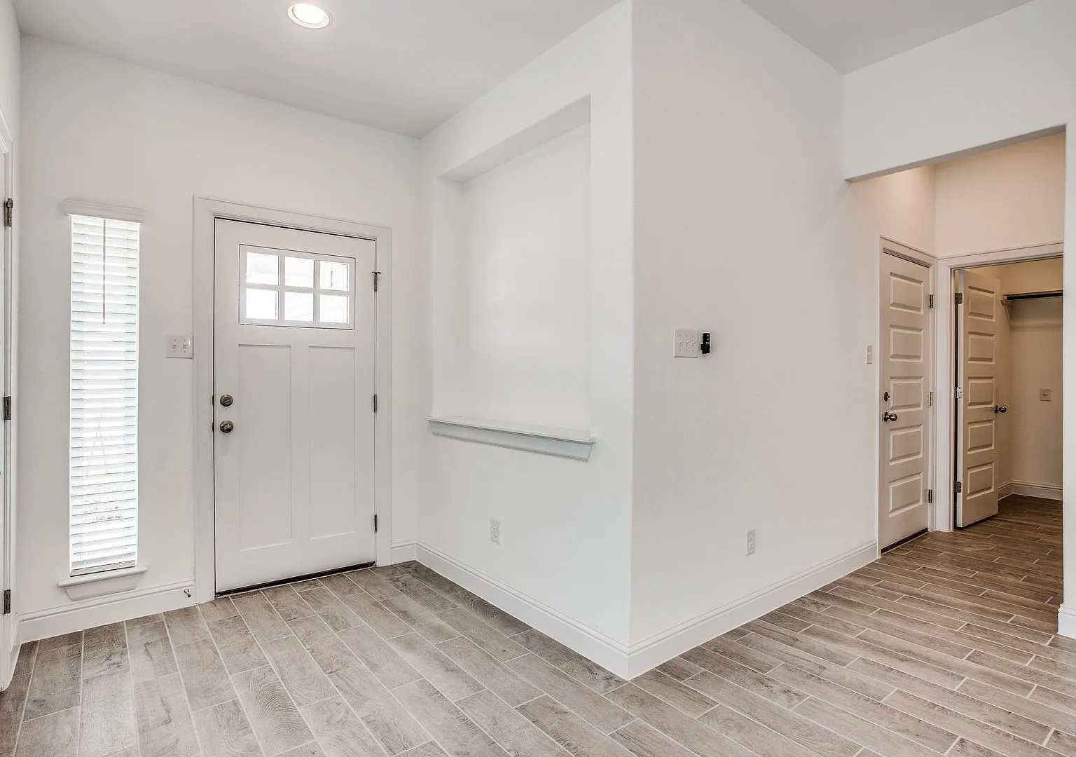 Super cute cottage home in Cloverleaf - Southeast Austin - Equipped for Fast EV Charging! — Photo 4
