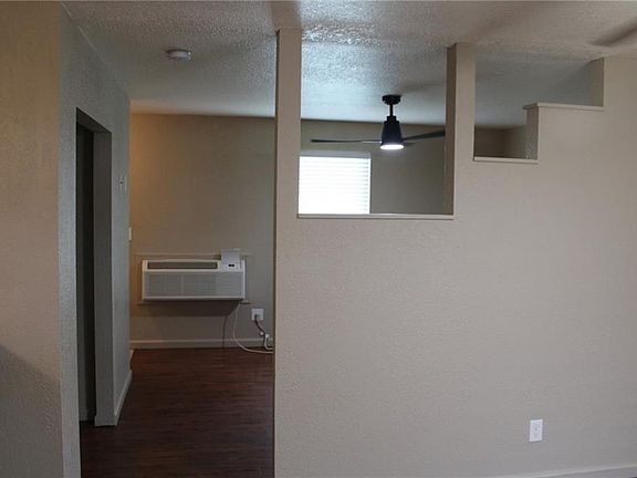 5th image of 405 E Jackson St