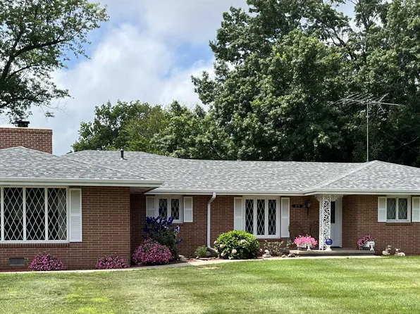 319 S 5th St, Humeston, IA 50123