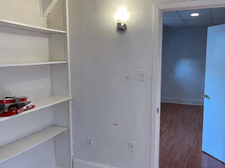 512 S 41st St #8 — Photo 64