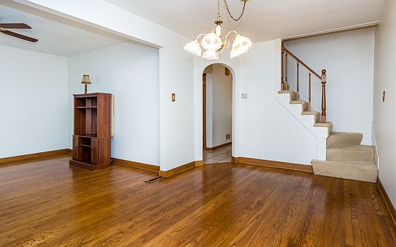 4th image of 2923 N 72nd Ct