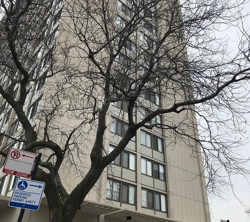 1st image of 4800 S Lake Park Ave APT 702