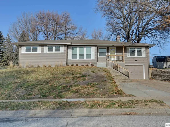 7618 Wright St, Omaha, NE 68124