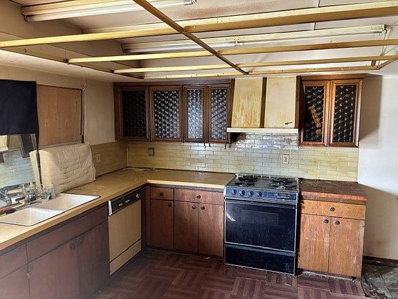 5th image of 3406 Country Club Dr
