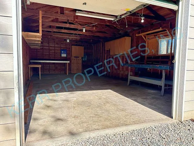 343 NW Zobrist St — Photo 20