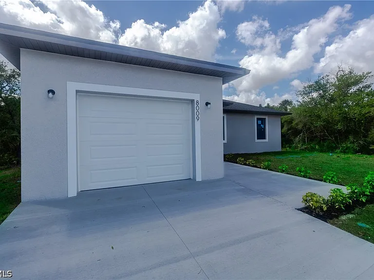 8009 Cod Ct — Photo 2