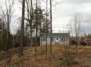 17 Winwood Dr, Center Barnstead, NH 03225