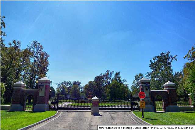 2nd image of Laurel Lakes Ave