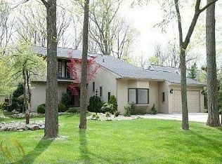 8551 Stout Ave, Grosse Ile, MI 48138