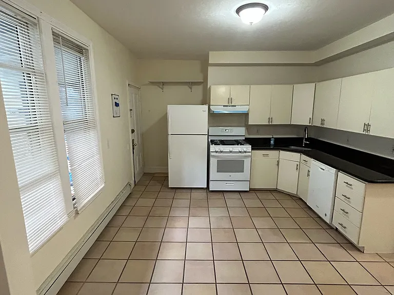 115 Hampshire St #1A — Photo 2