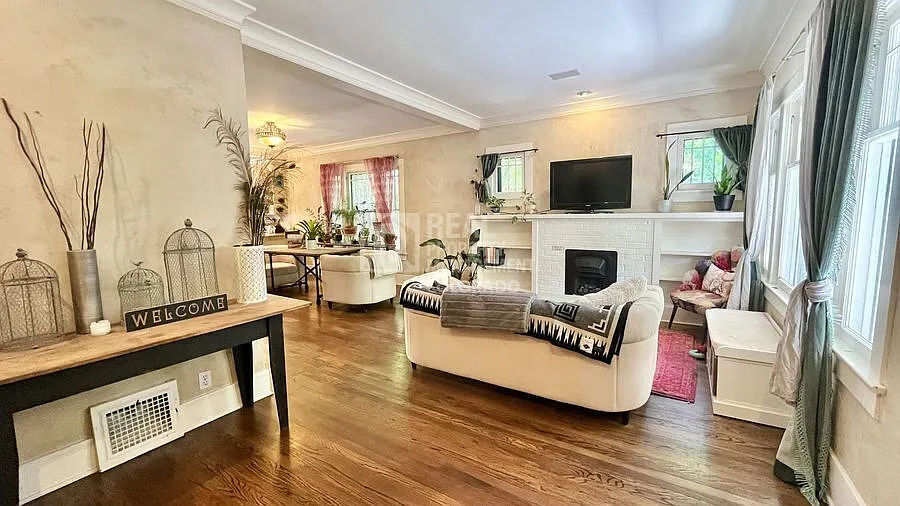 Classic 3 bedrooms bungalow for rent in Wash Park — Photo 3