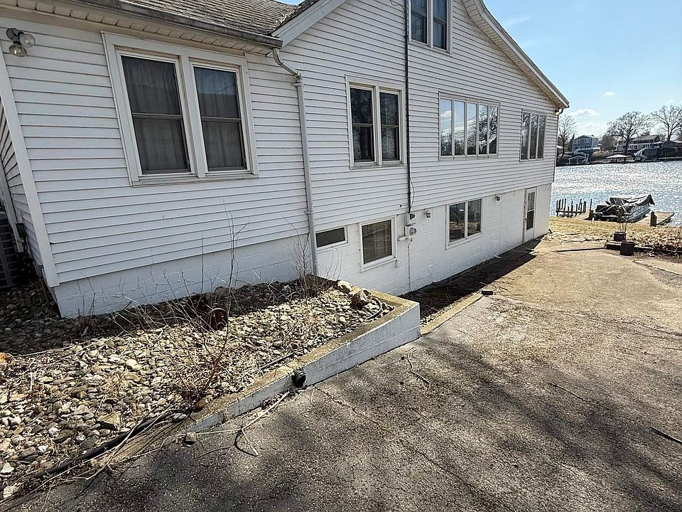 2nd image of 5050 E Bay Front Ct