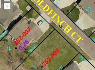 104 Goldfinch Ct, Mankato, MN 56001