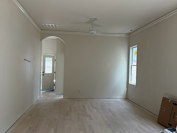 5th image of 807 Rosehill Ave
