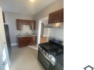7622 S Phillips Ave APT 1A, Chicago, IL 60649