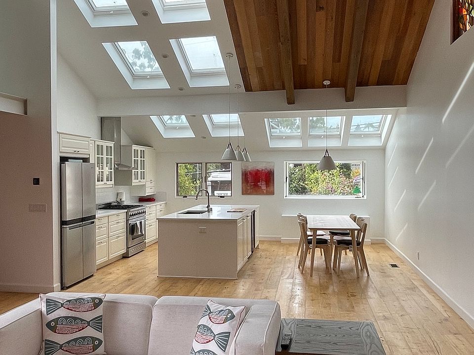1st image of 376 Myrtle St