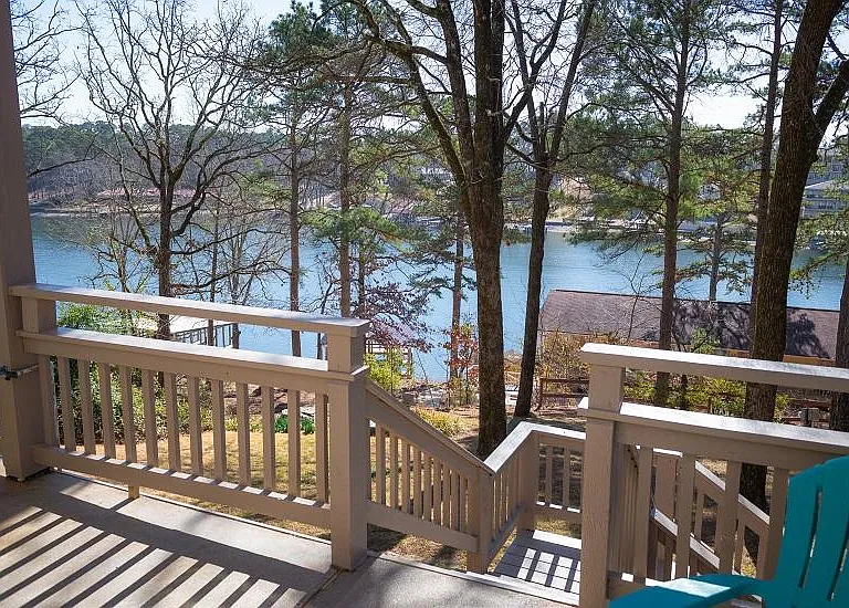 Long Island Dr — Photo 1