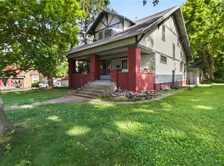 1220 Jefferson Ave, Charleston, IL 61920