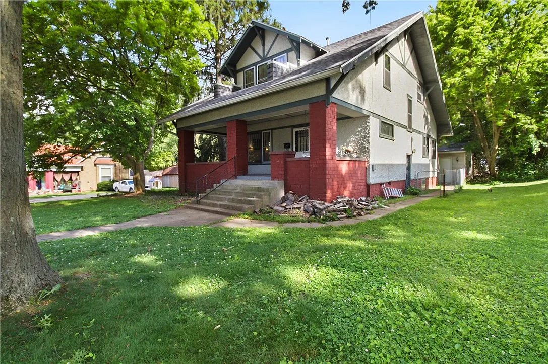1220 Jefferson Ave photo 1