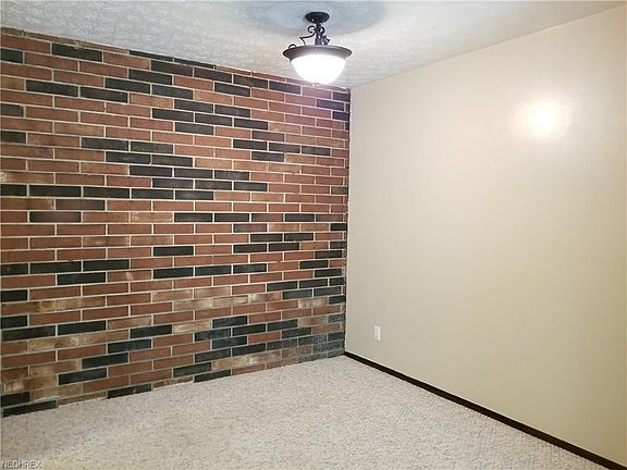 4th image of 721 W Main St APT B