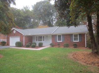 1521 Dogwood Dr, Wilkesboro, NC 28697