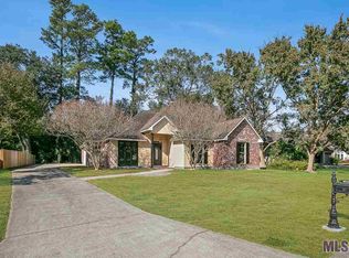 1549 River Run Dr, Denham Springs, LA 70726